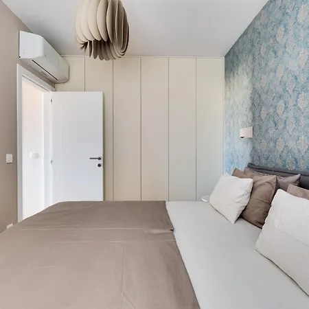 Appartamento Spacious Two Bedroom With Roof Terrace, Borik *