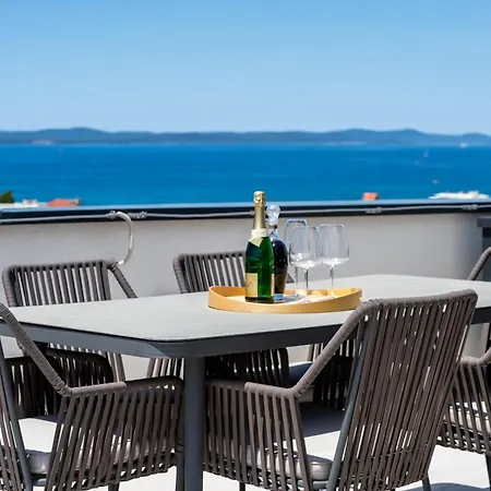 Spacious Two Bedroom With Roof Terrace, Borik Appartamento