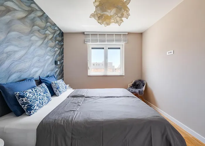 Apartment Spacious Two Bedroom With Roof Terrace, Borik