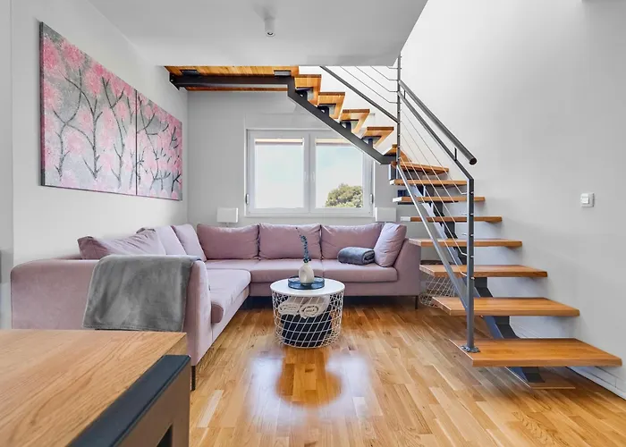 Spacious Two Bedroom With Roof Terrace, Borik Apartment *