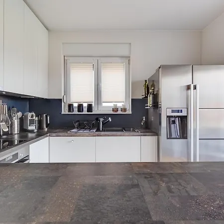 Spacious Two Bedroom With Roof Terrace, Borik * 자다르