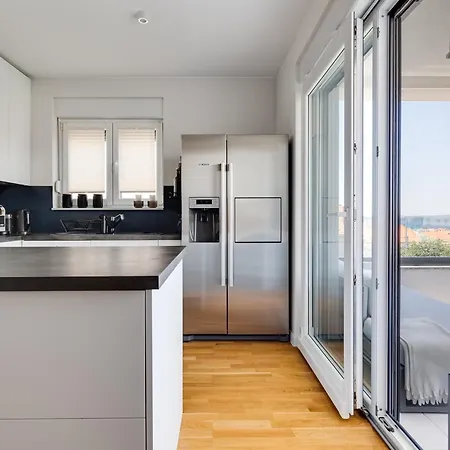 Appartement Spacious Two Bedroom With Roof Terrace, Borik *