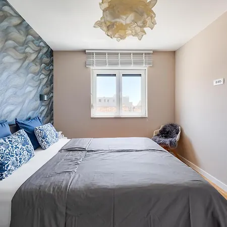 Apartman Spacious Two Bedroom With Roof Terrace, Borik