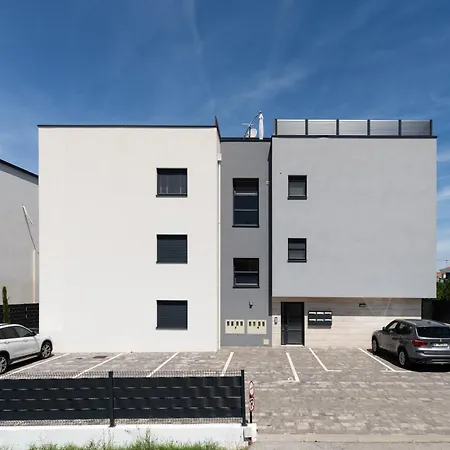 Apartmán Spacious Two Bedroom With Roof Terrace, Borik