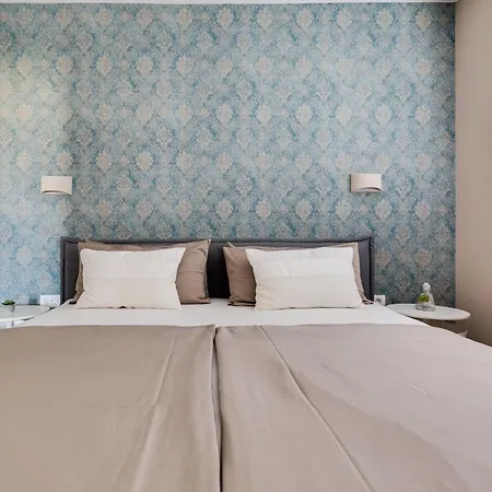 Spacious Two Bedroom With Roof Terrace, Borik Appartement *