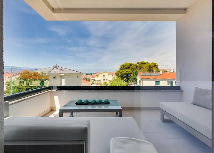 Spacious Two Bedroom With Roof Terrace, Borik Apartmán