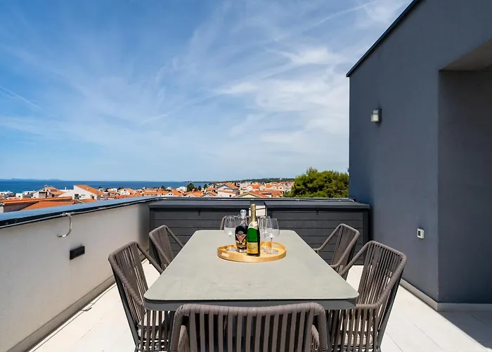 Apartmán Spacious Two Bedroom With Roof Terrace, Borik Zadar